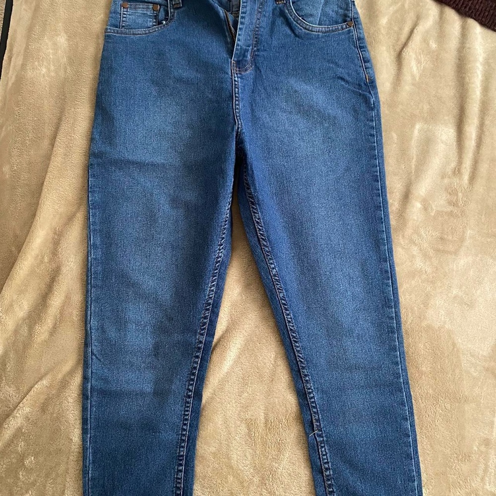 Blue skinny jeans
